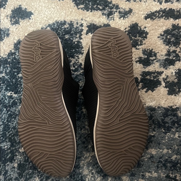 RYKA sneakers - Picture 3 of 5